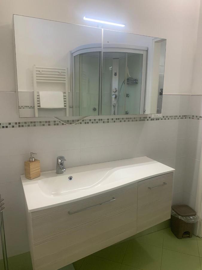Odeon Apartment In Centro A Livorno Eksteriør billede