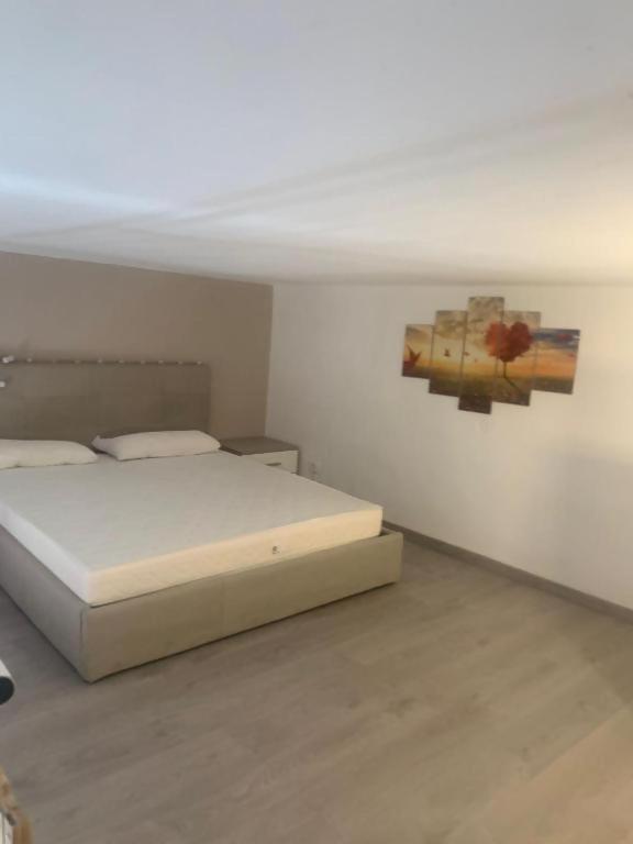 Odeon Apartment In Centro A Livorno Eksteriør billede