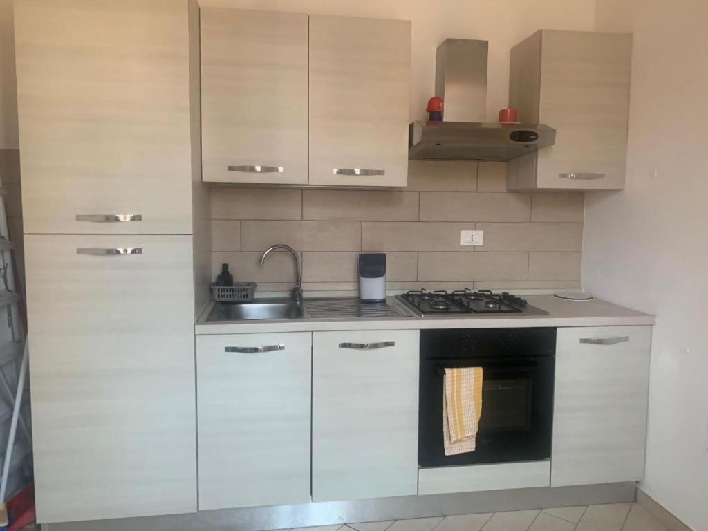 Odeon Apartment In Centro A Livorno Eksteriør billede